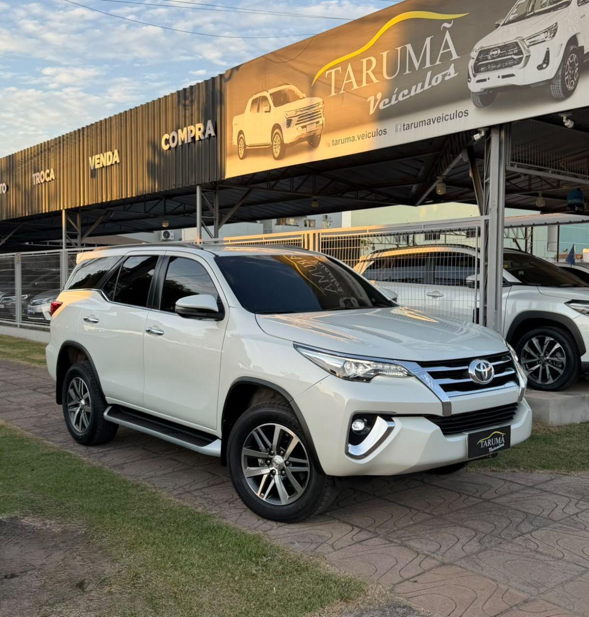 TOYOTA HILUX SW4