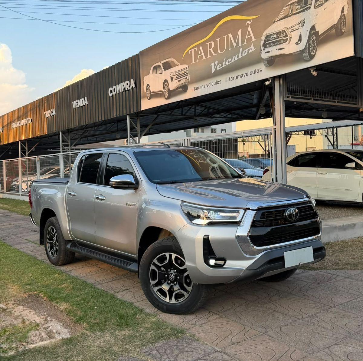 TOYOTA HILUX